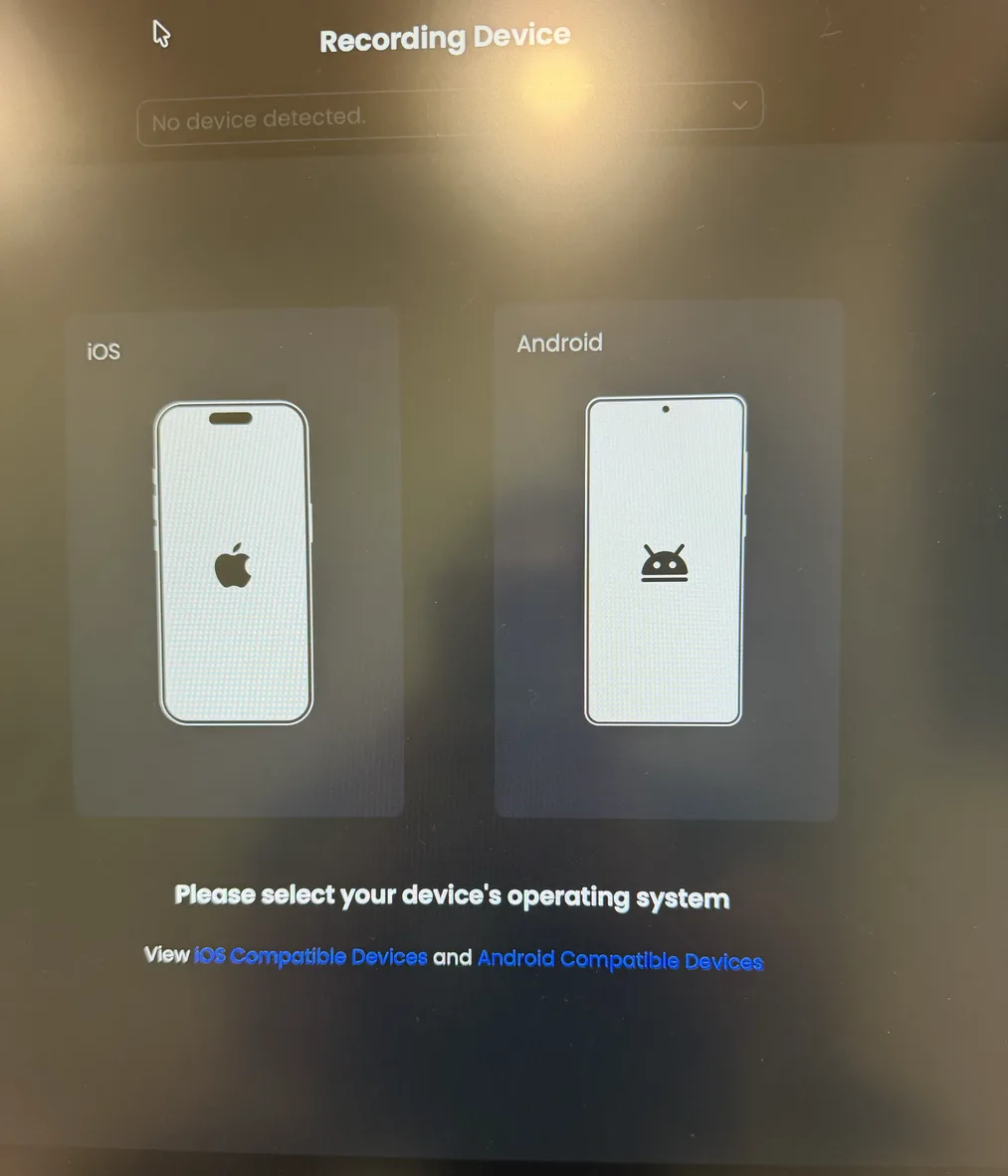 Pantalla de dispositivo de grabación FocuSee que muestra las opciones de iOS y Android sin teléfono conectado al selector del dispositivo